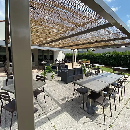 Отель Campanile Nature -