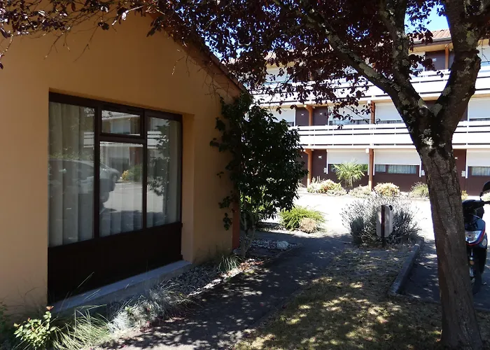 Отель Campanile Nature - Каор