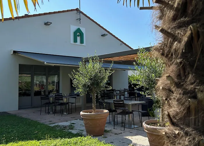 Отель Campanile Nature -