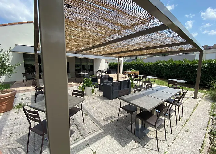 Отель Campanile Nature -